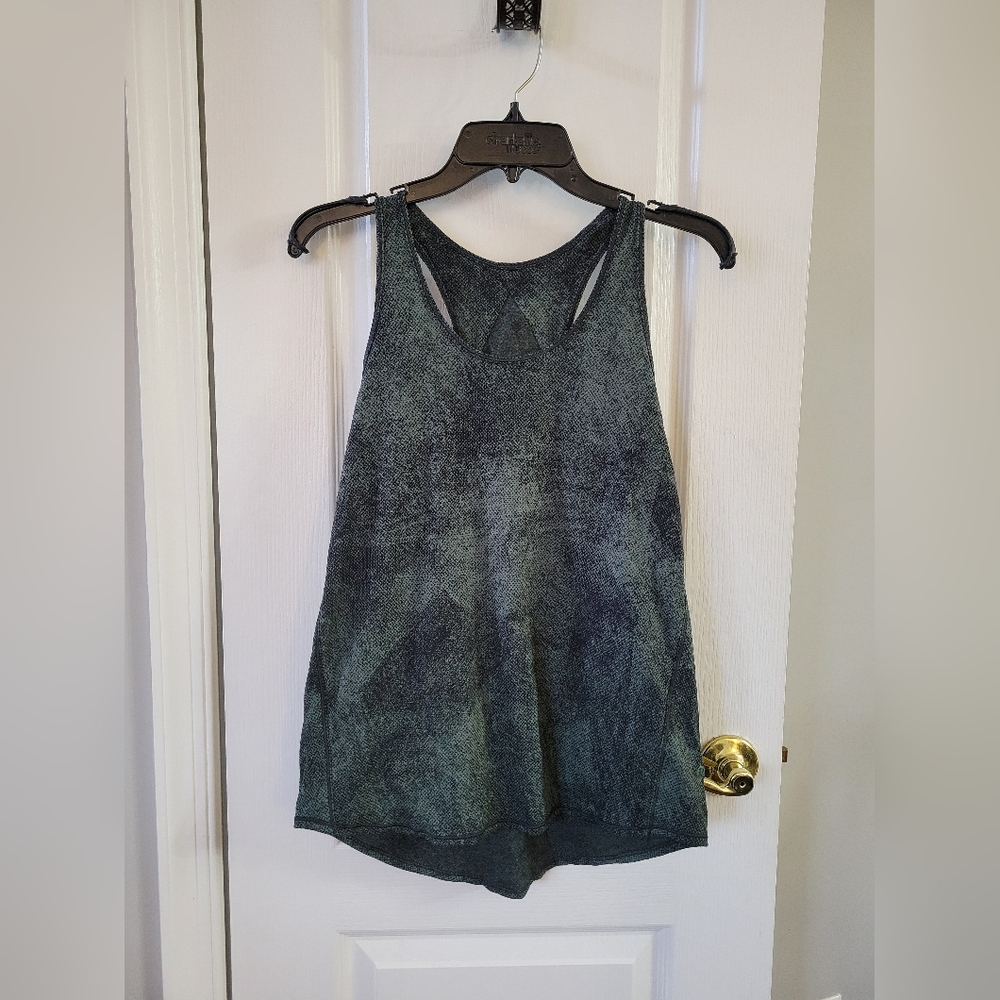 Lululemon Essential Tank Top Pleated Pixel Jacquard Algae Green Black Size 8